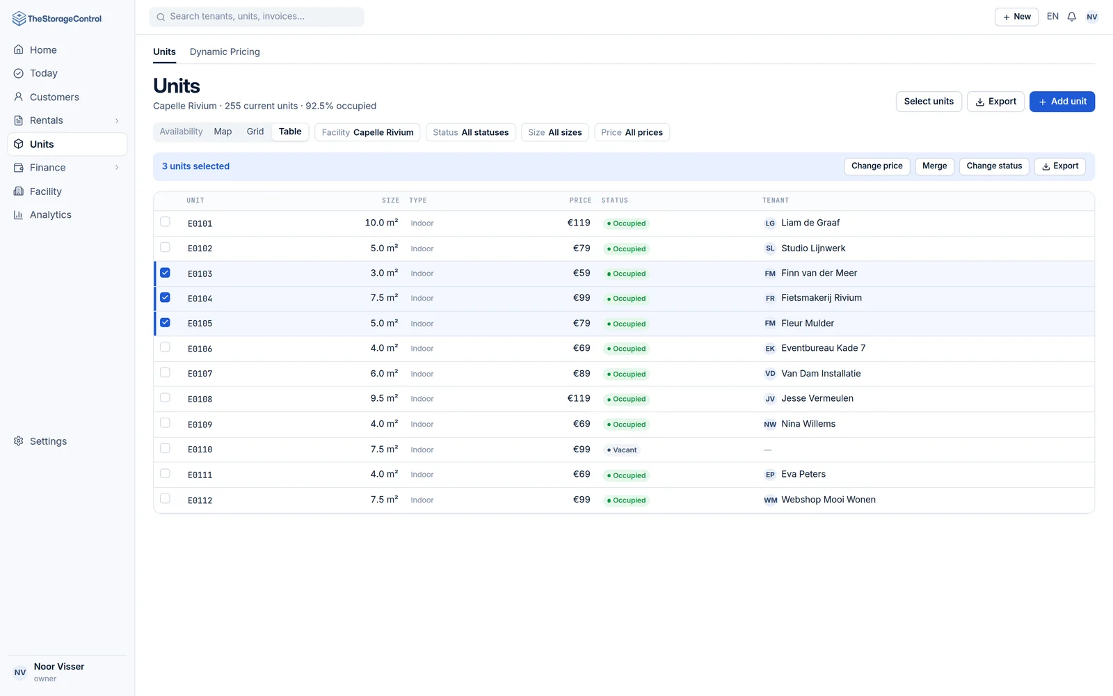 Unit table with several units selected for a bulk action